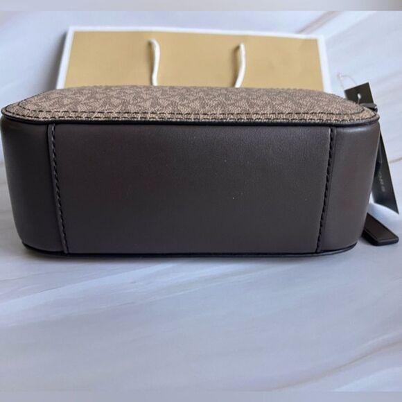 MICHAEL KORS Cooper Signature Logo Camera Crossbody Bag Brown - Picture 4 of 5